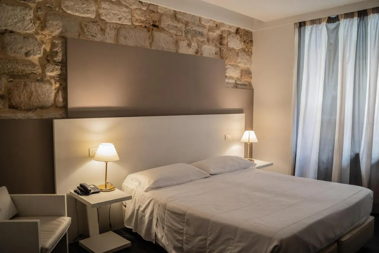 Hotel Mediterraneo Палермо