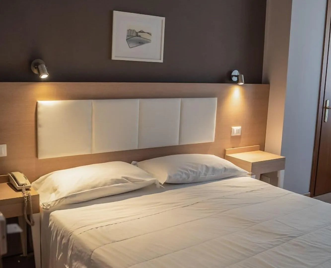 Hotel Mediterraneo Палермо 3*,  Италия