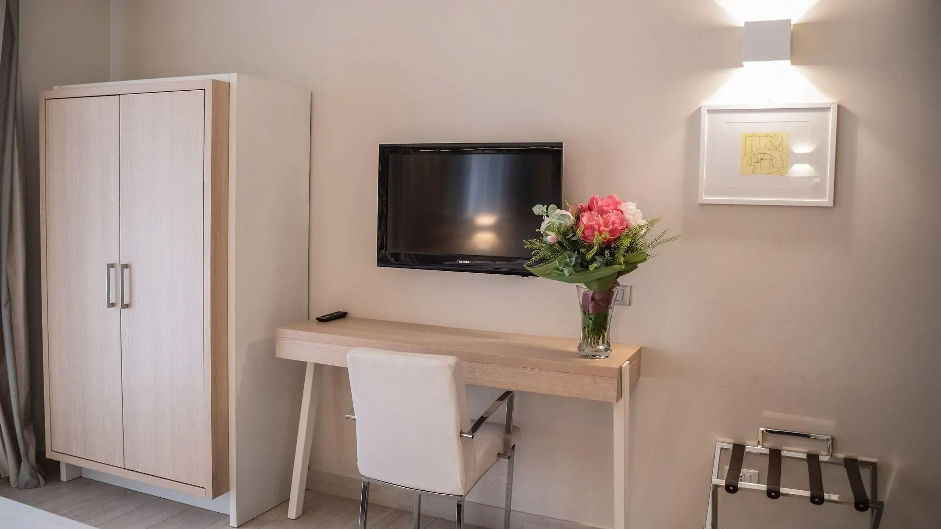 Hotel Mediterraneo Палермо
