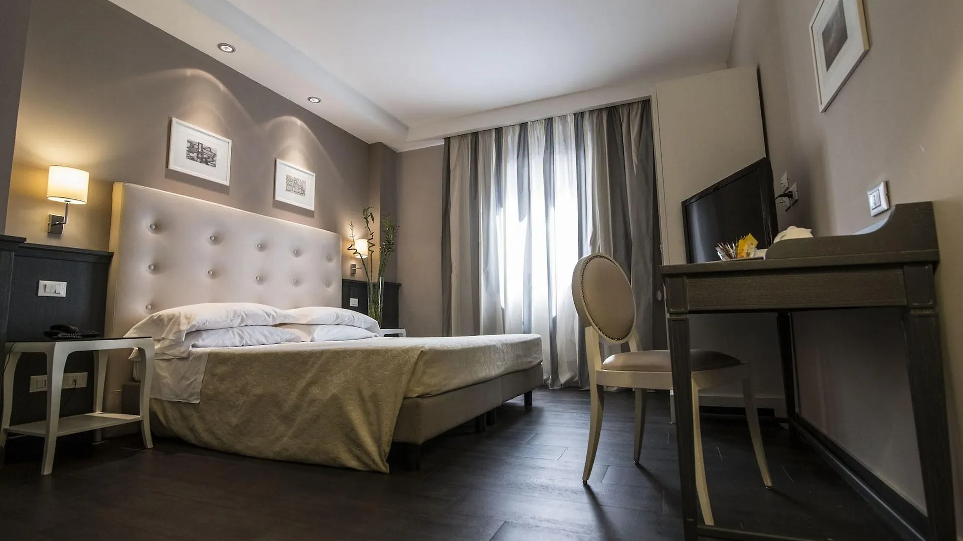 Hotel Mediterraneo Палермо