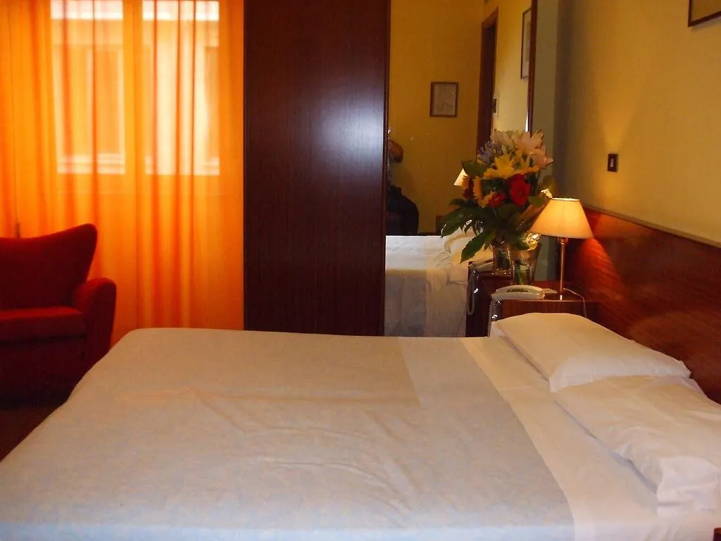 Hotel Mediterraneo Палермо
