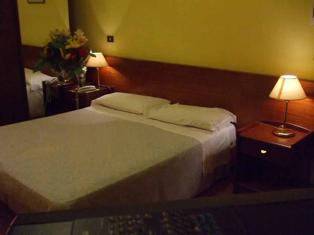 ***  Hotel Mediterraneo Палермо Италия