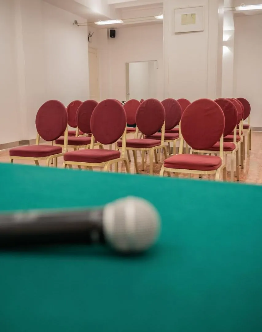 Hotel Mediterraneo Палермо